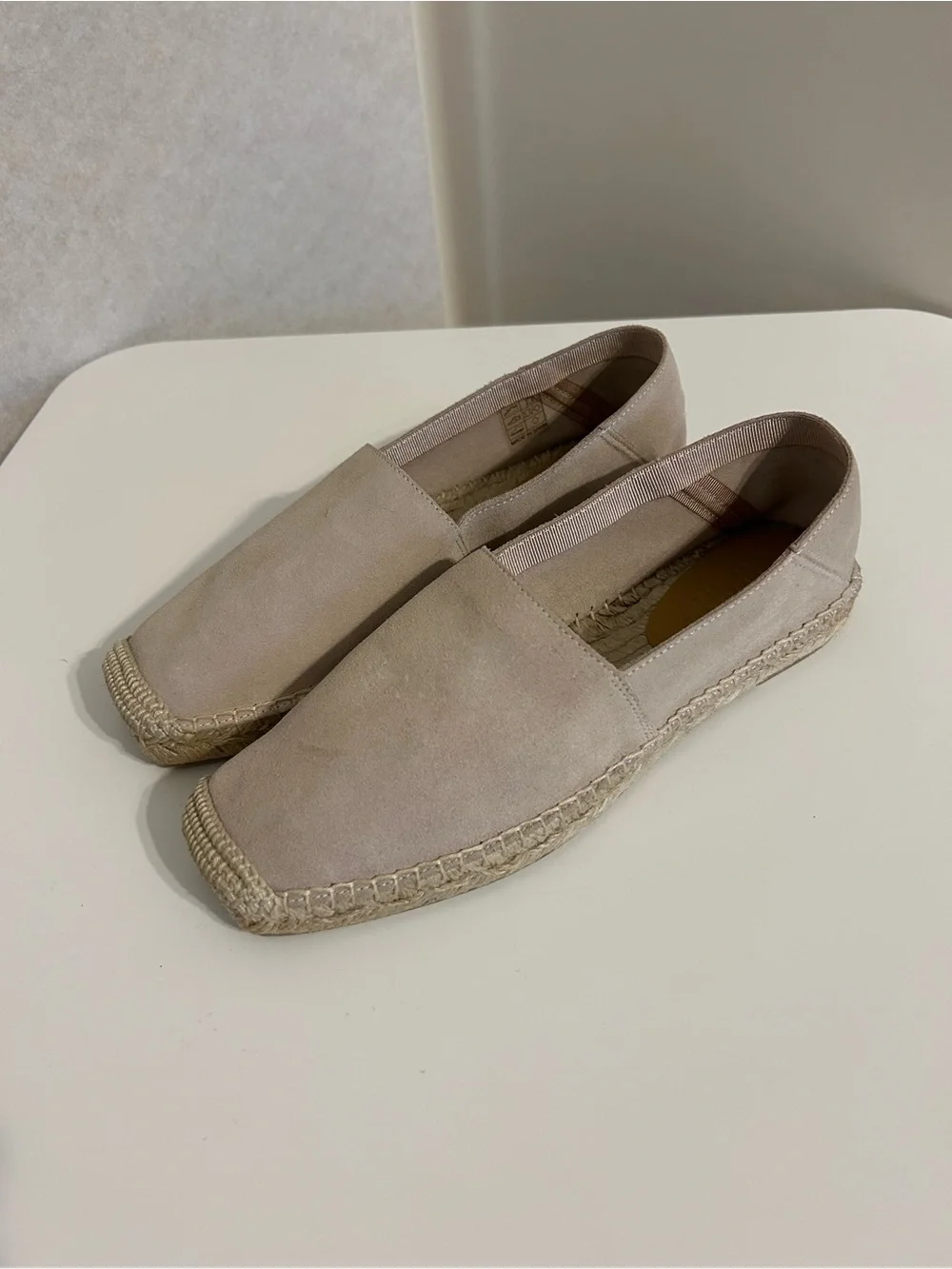 Banana Republic NEW Suede Espadrilles Flats 7 Shoes Ivory Mivano Italia - Picture 1 of 7